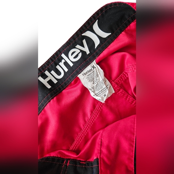 Hurley Red Board Shorts Quick-Dry Swimwear - Size 36 - Picture 5 of 7